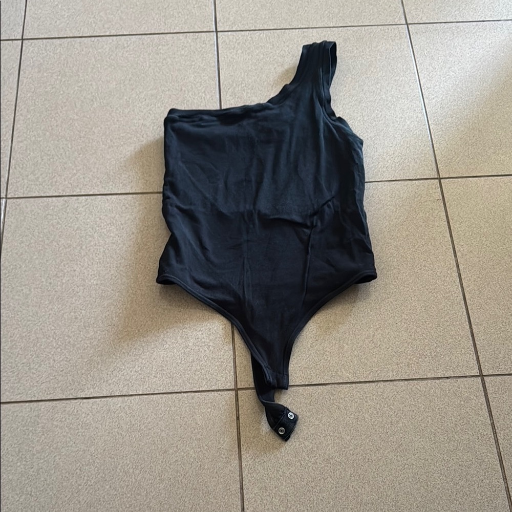 Clyque Black One-Shoulder Bodysuit
